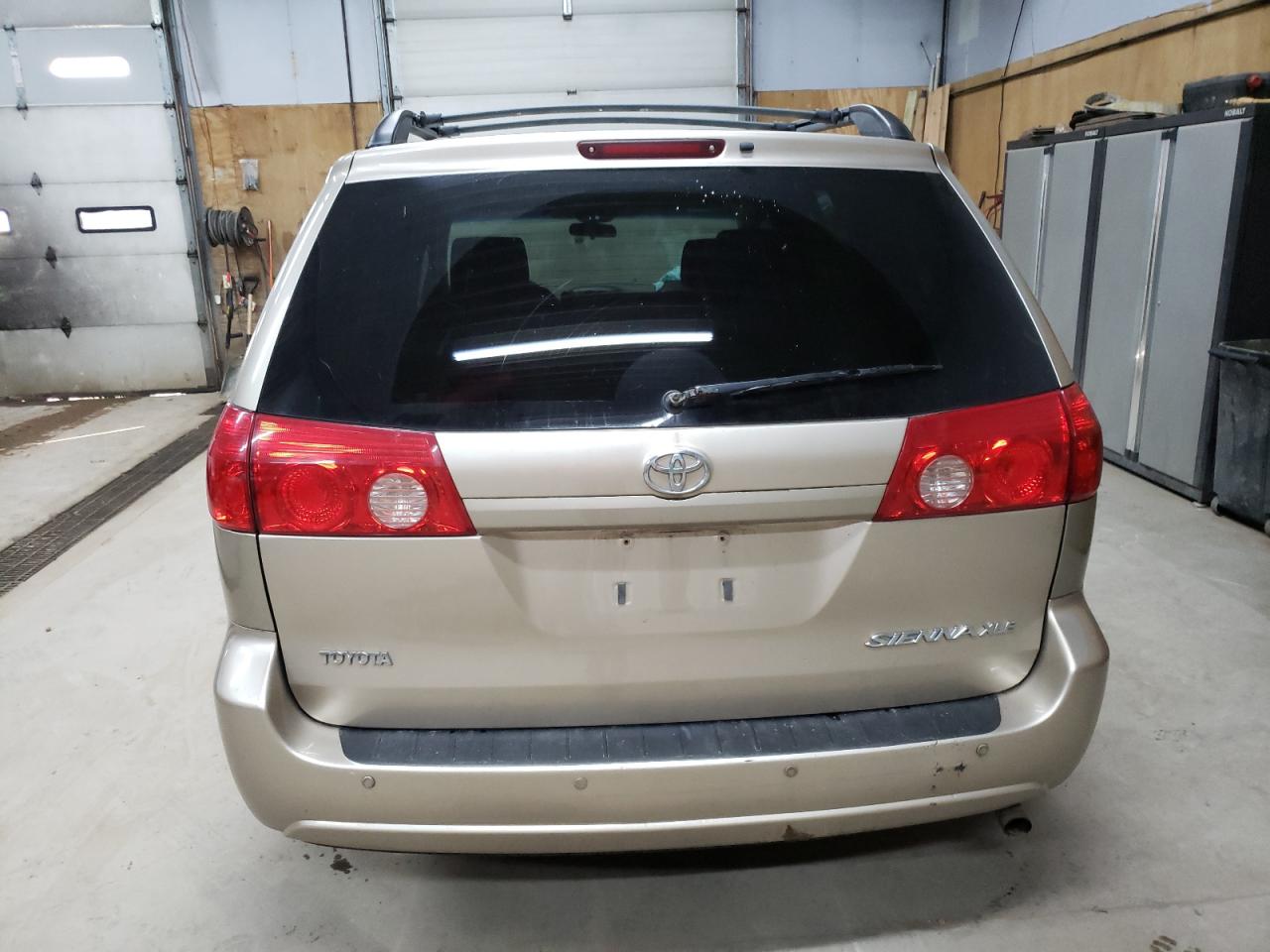 Lot #3287698008 2006 TOYOTA SIENNA XLE