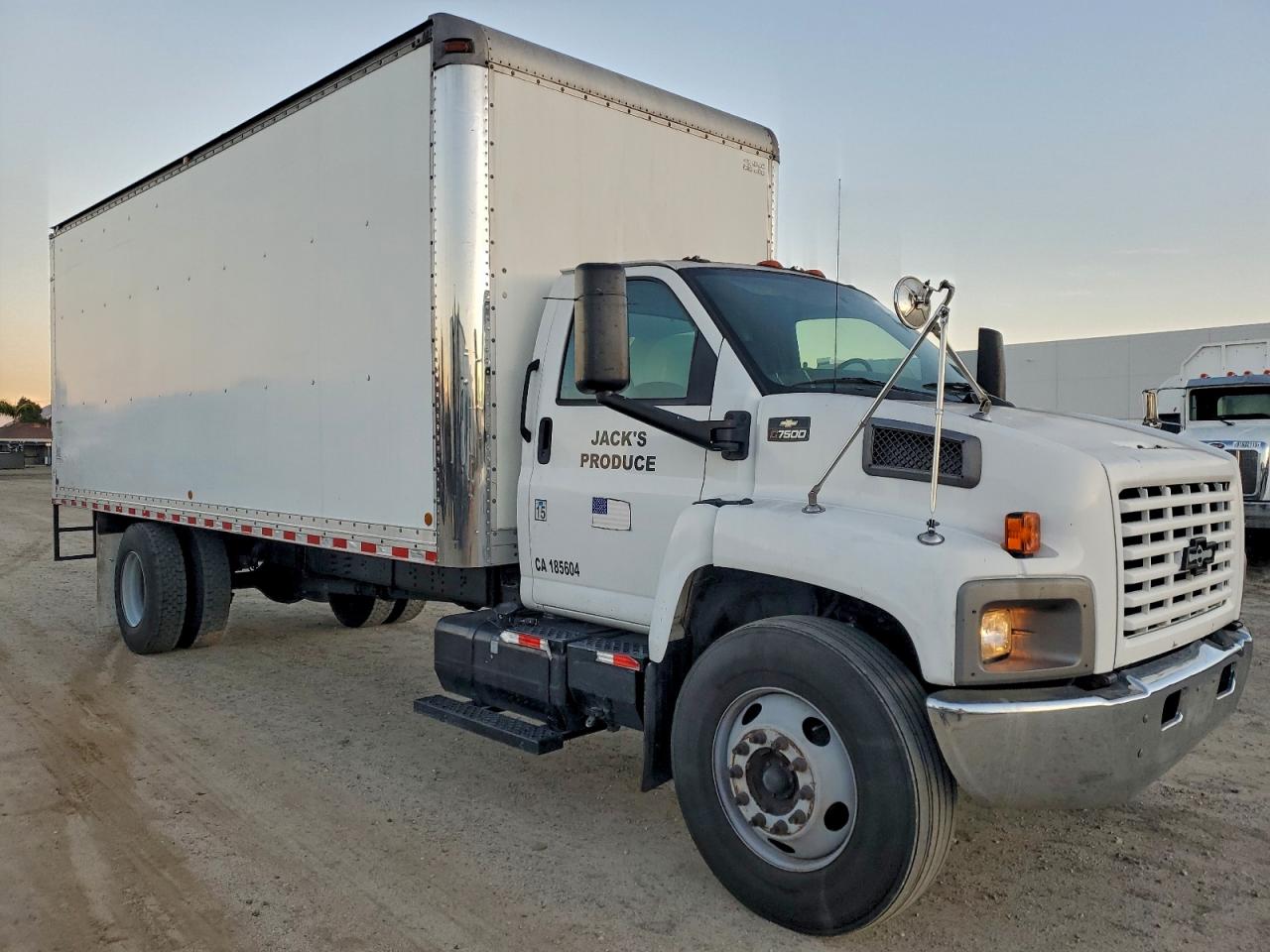 Lot #3304023634 2003 CHEVROLET C7500 C7C0