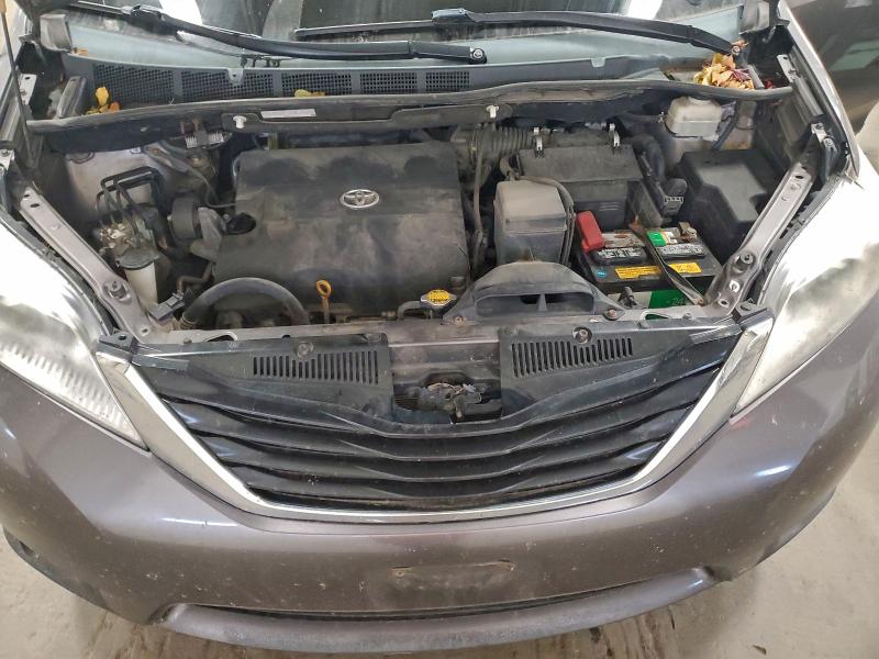 2011 TOYOTA SIENNA #3296239501