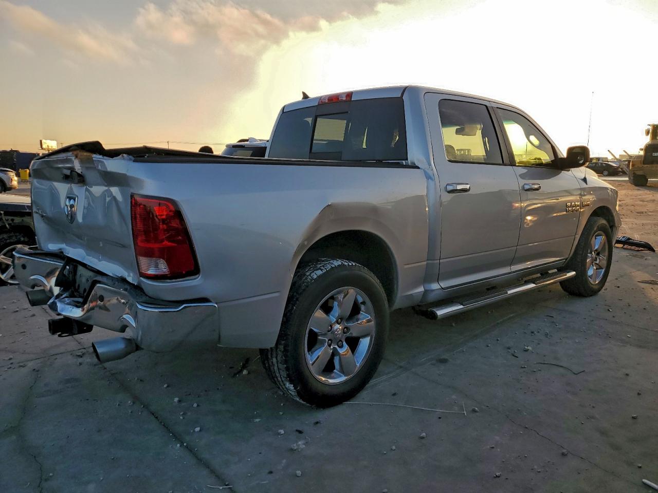 RAM 1500 SLT