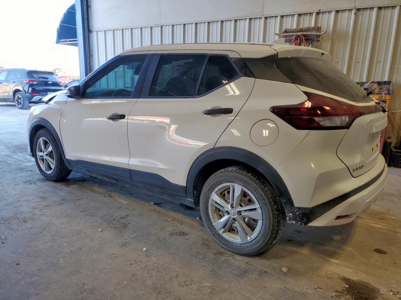 NISSAN KICKS S