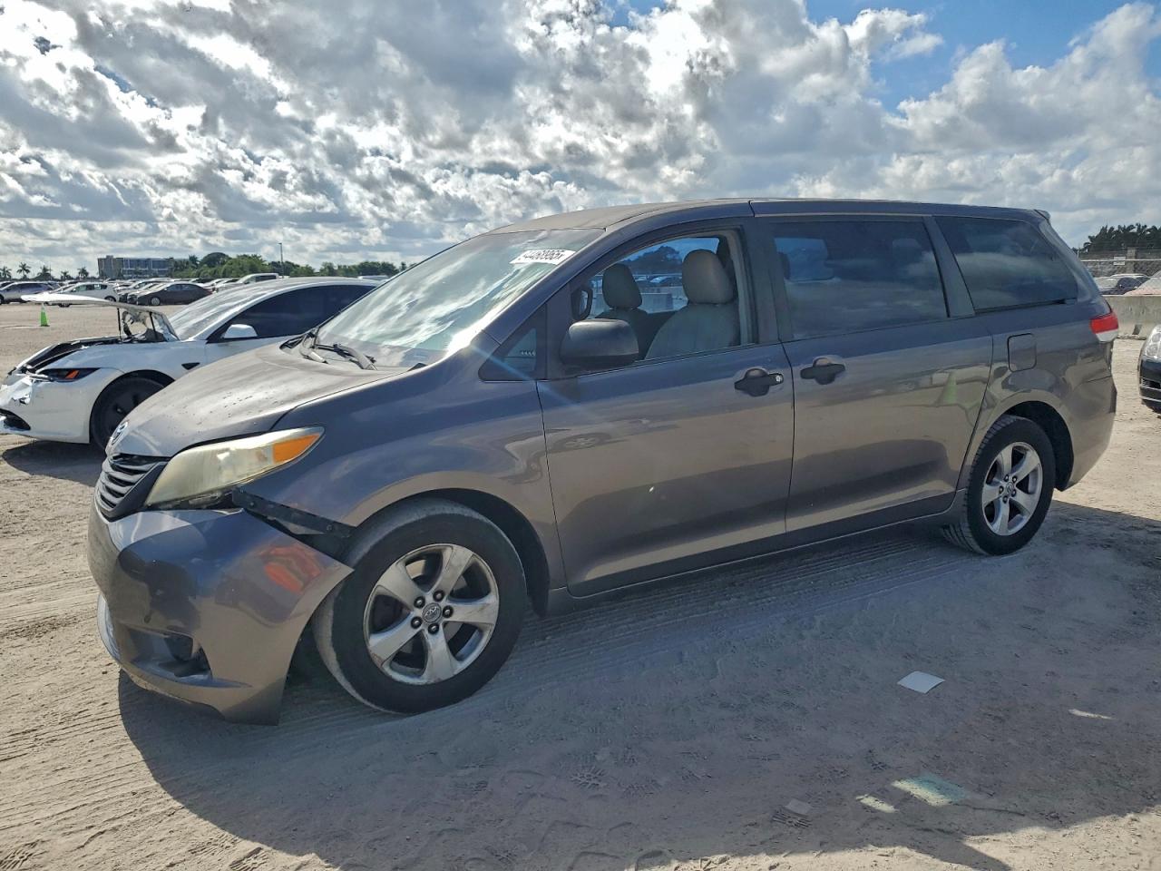 TOYOTA SIENNA