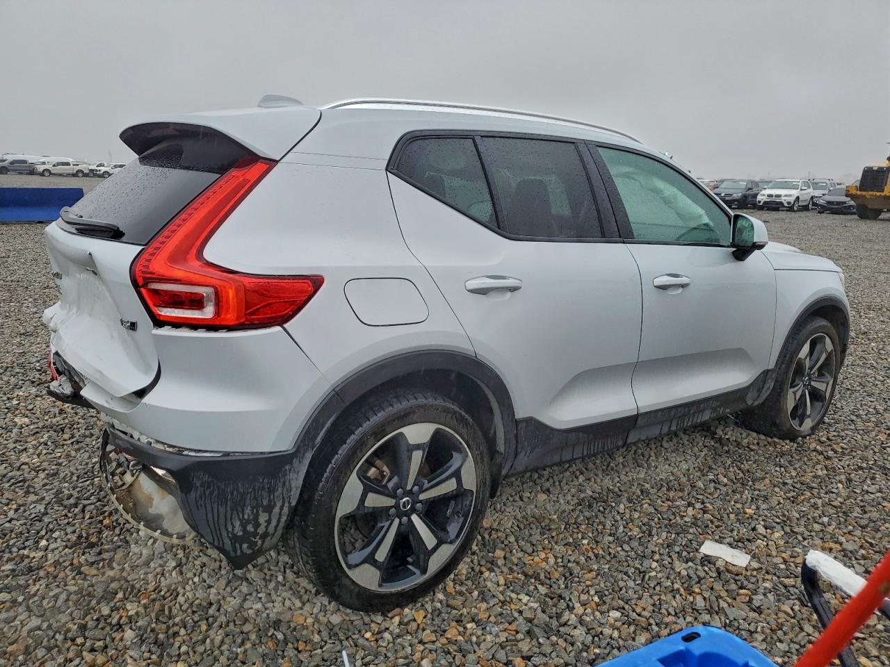 VOLVO XC40 T5 MOMENTUM