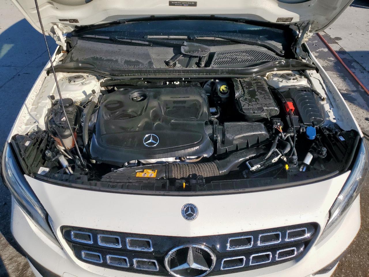 MERCEDES-BENZ GLA-CLASS 250