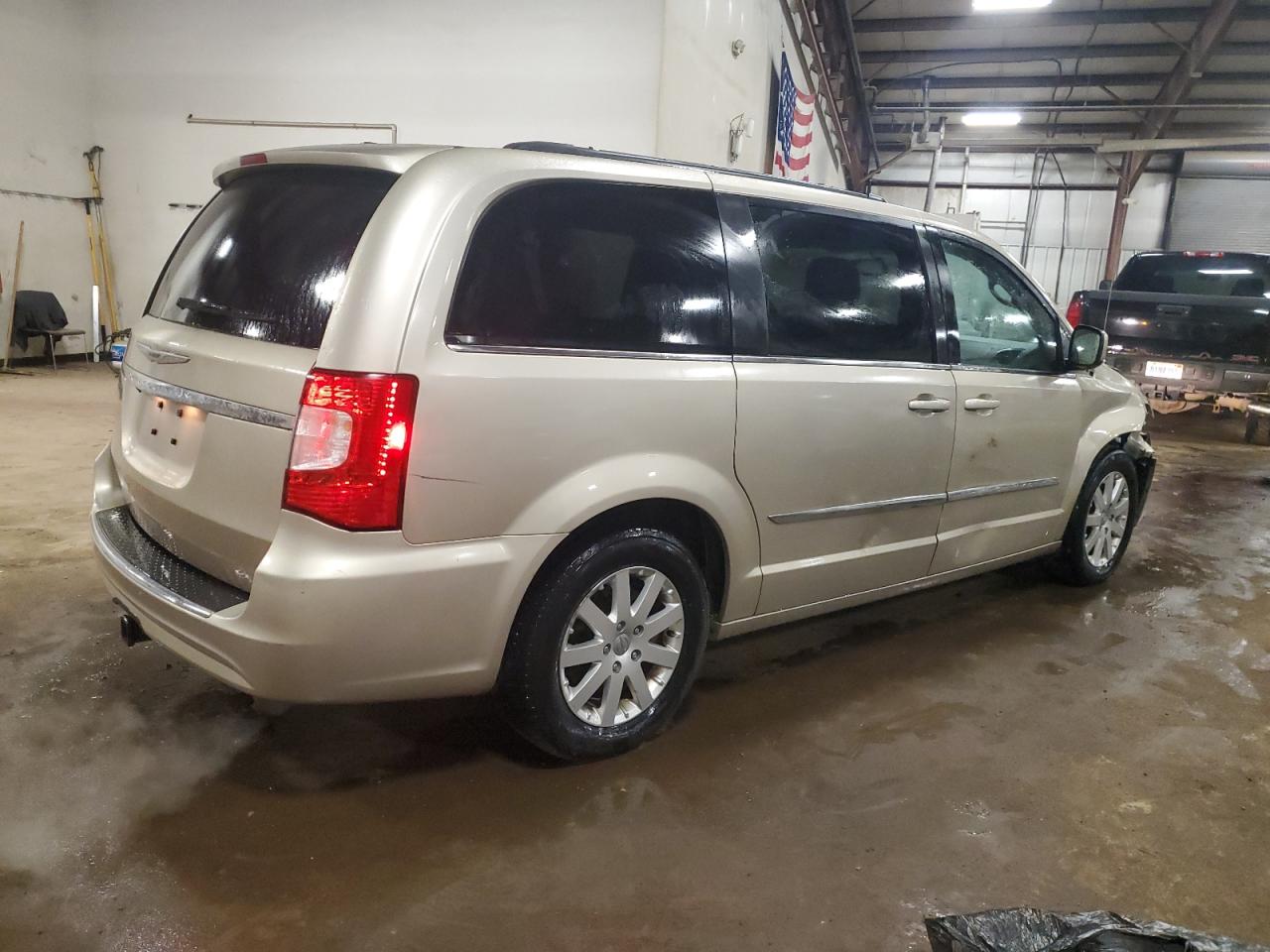 CHRYSLER TOWN & COUNTRY TOURING