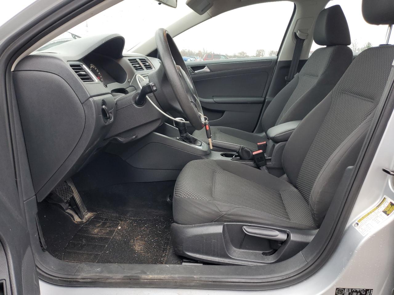 VOLKSWAGEN JETTA BASE