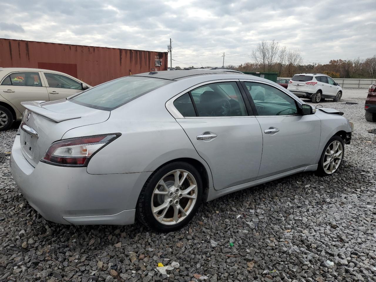 NISSAN MAXIMA S