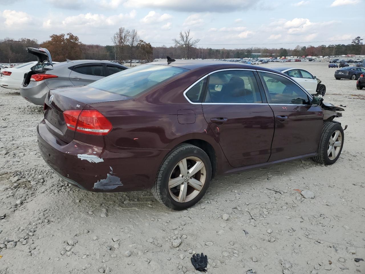 VOLKSWAGEN PASSAT SE