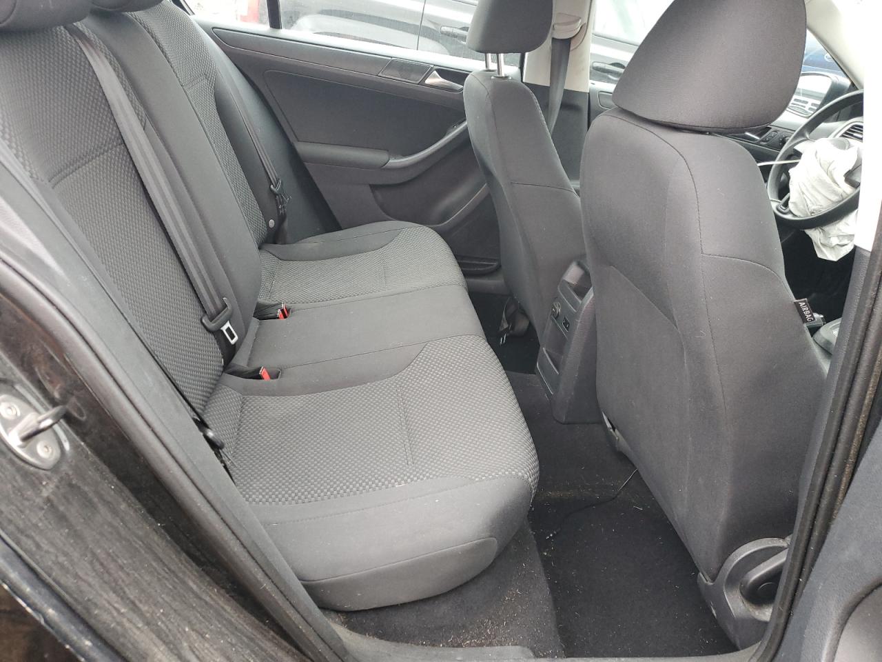 VOLKSWAGEN JETTA BASE