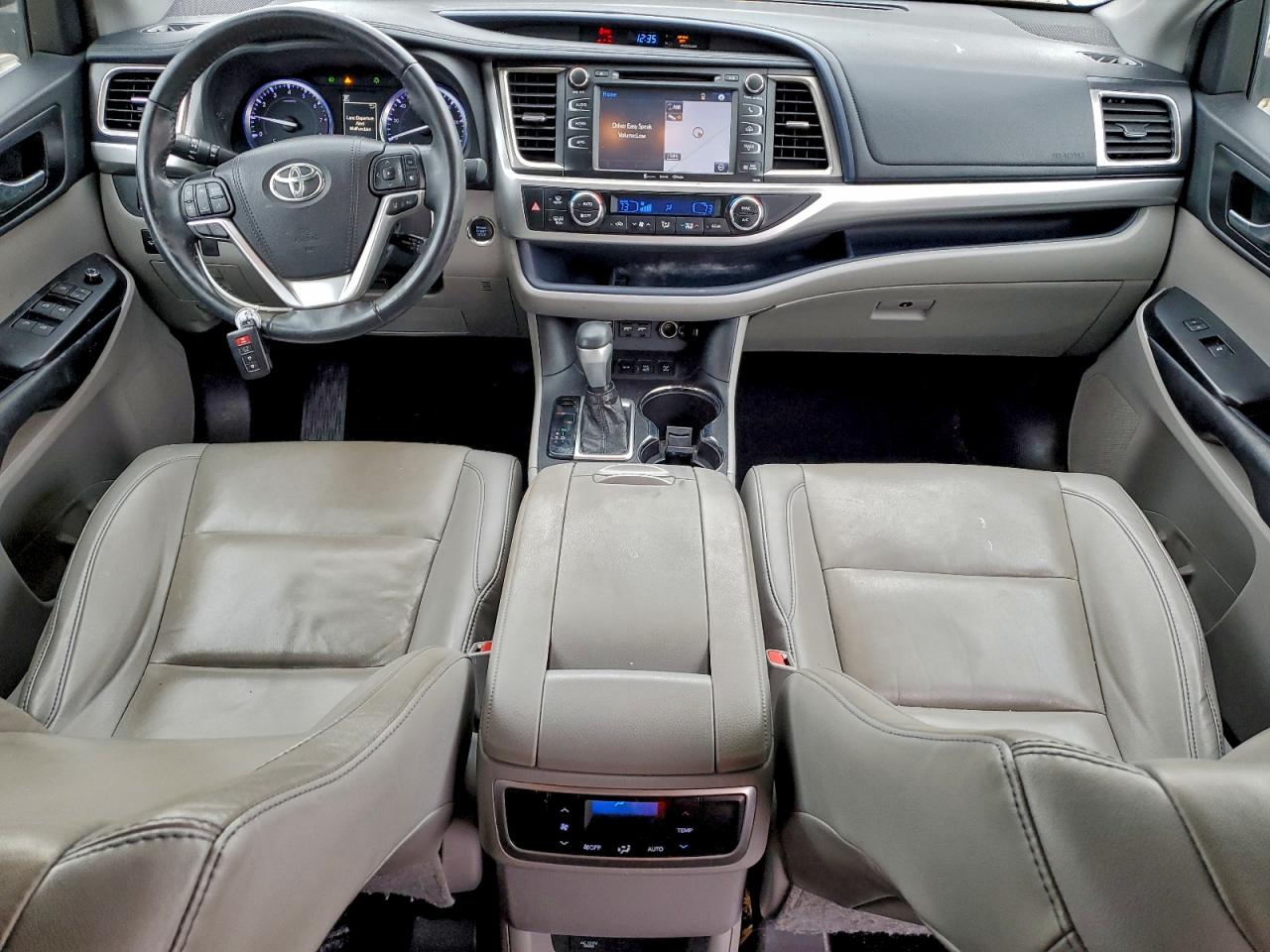 TOYOTA HIGHLANDER SE
