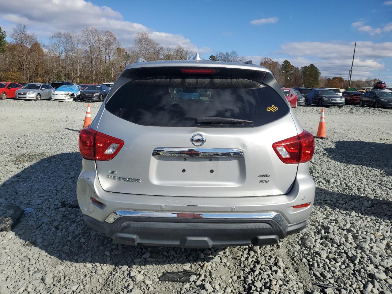 NISSAN PATHFINDER SV