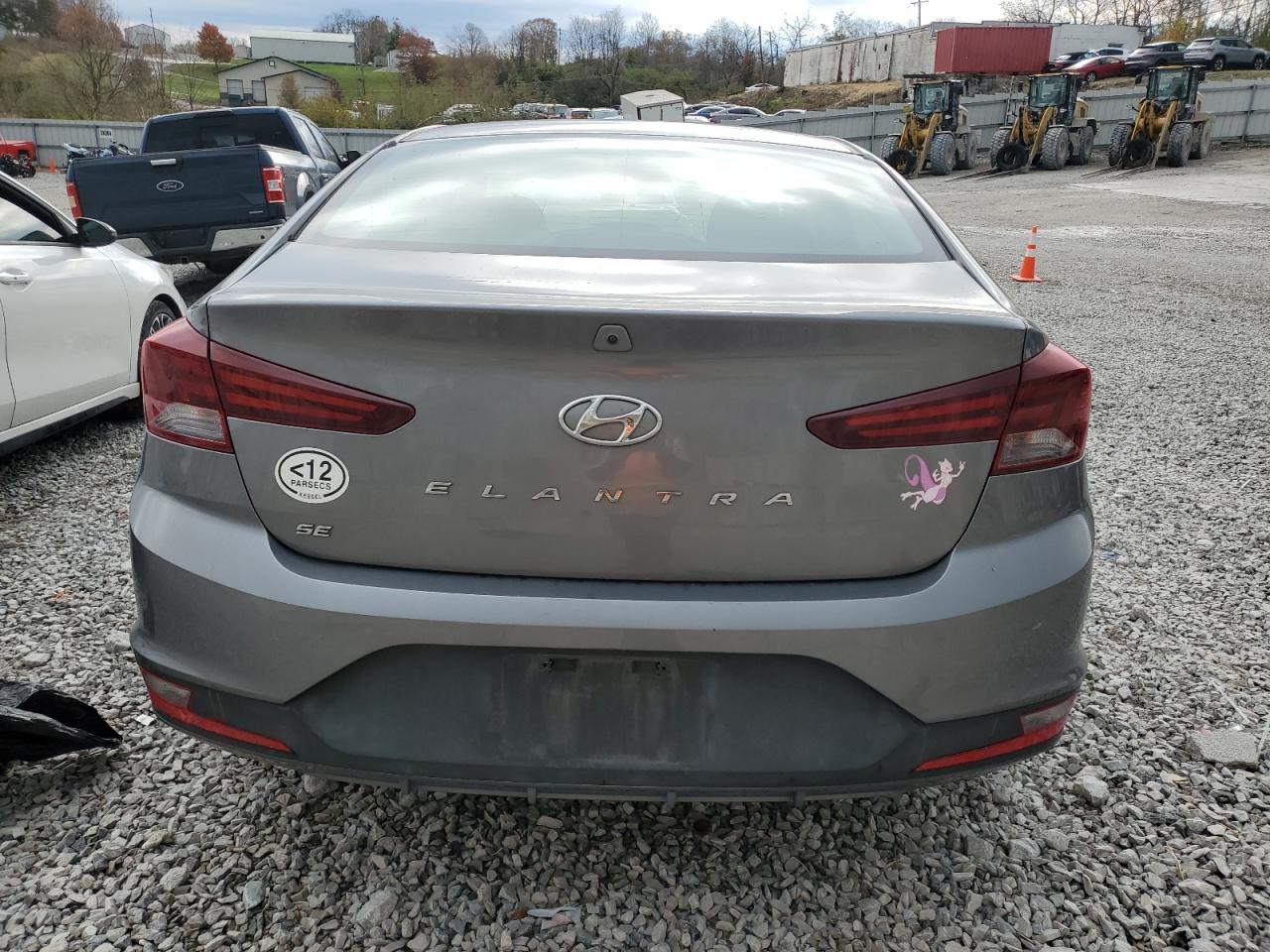 HYUNDAI ELANTRA SE