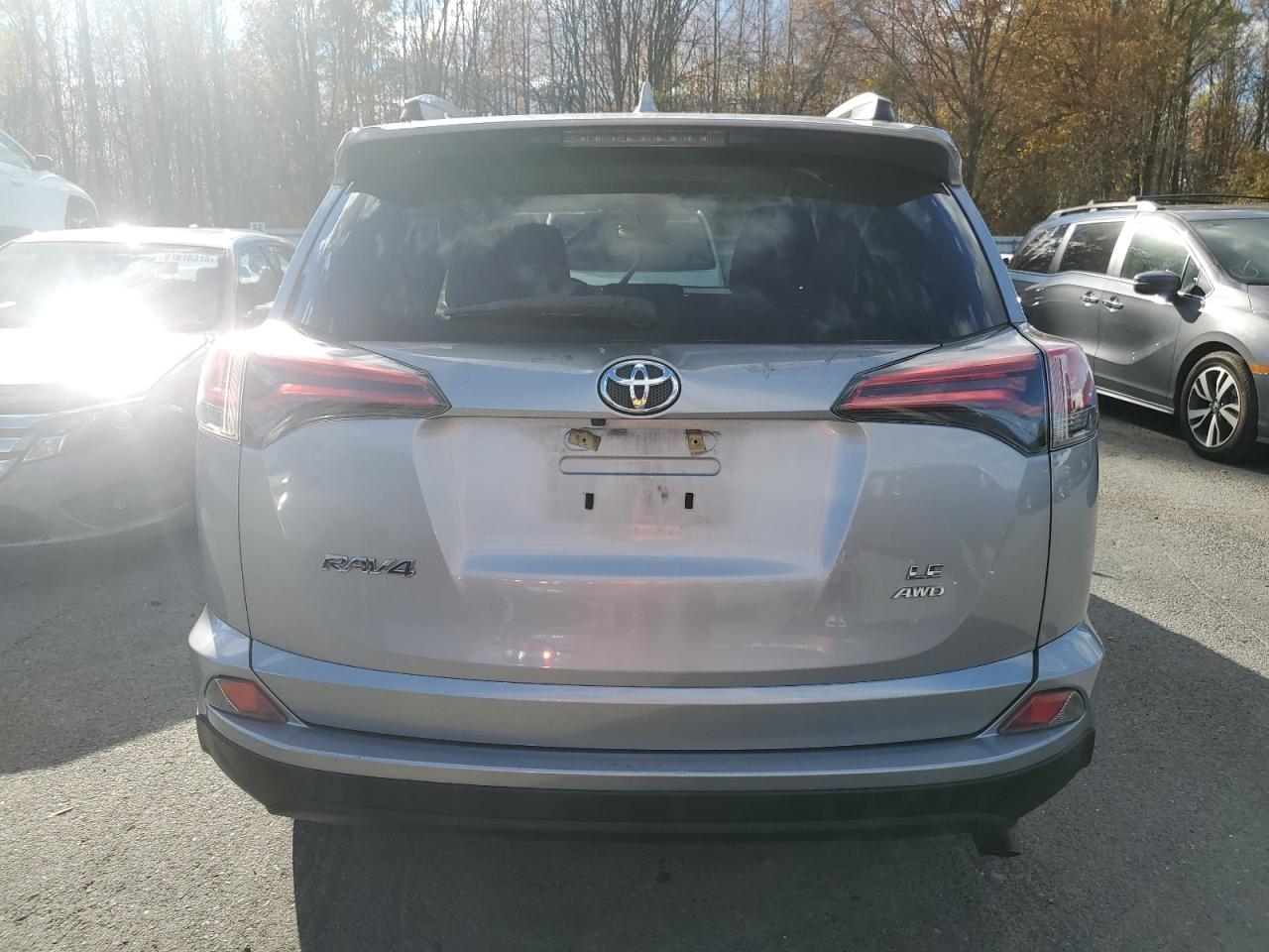 TOYOTA RAV4 LE