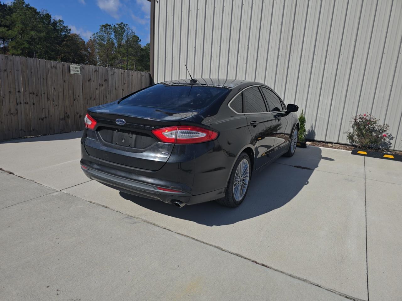 FORD FUSION SE