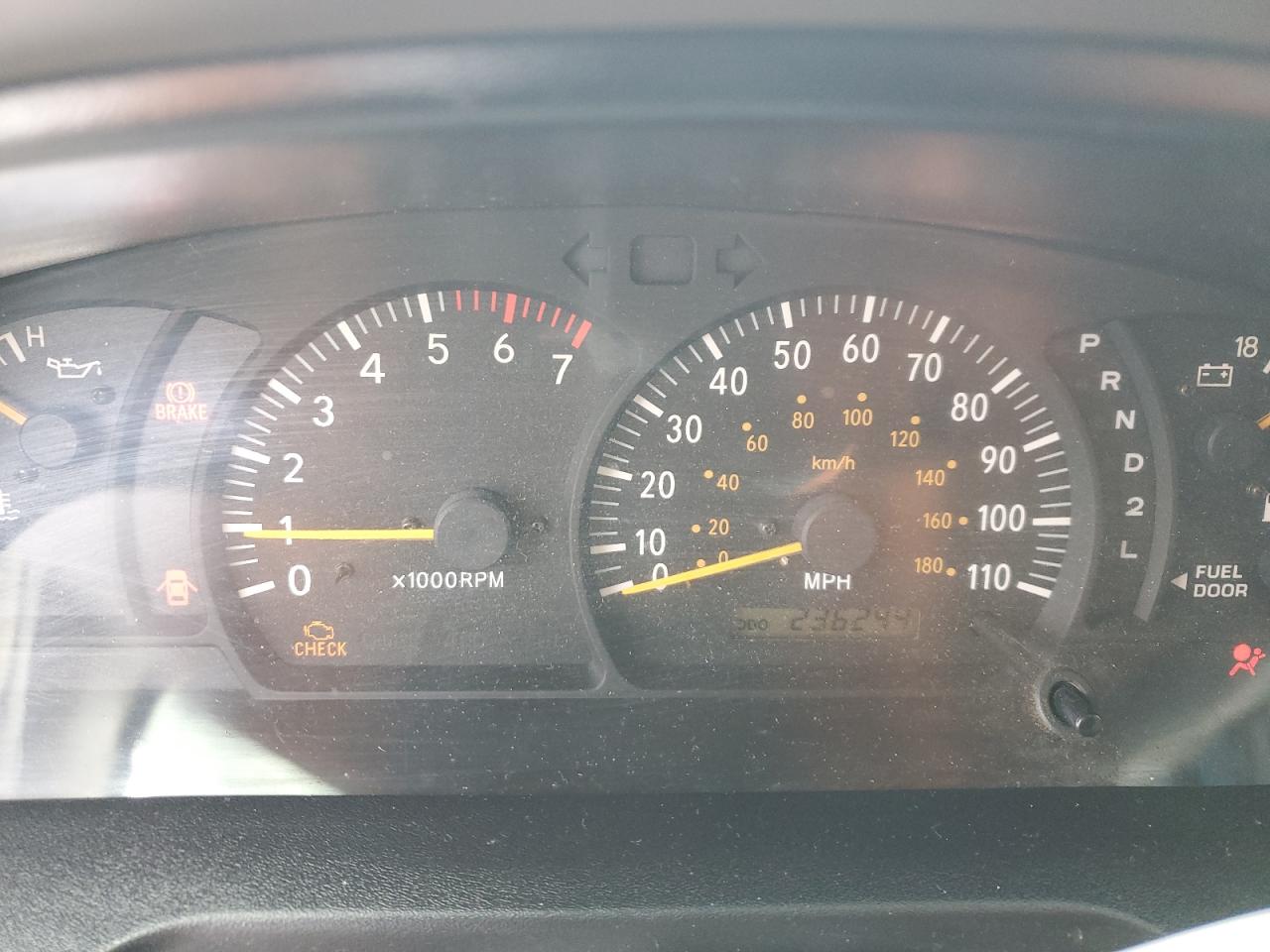 Lot #3305528063 2004 TOYOTA TUNDRA DOU