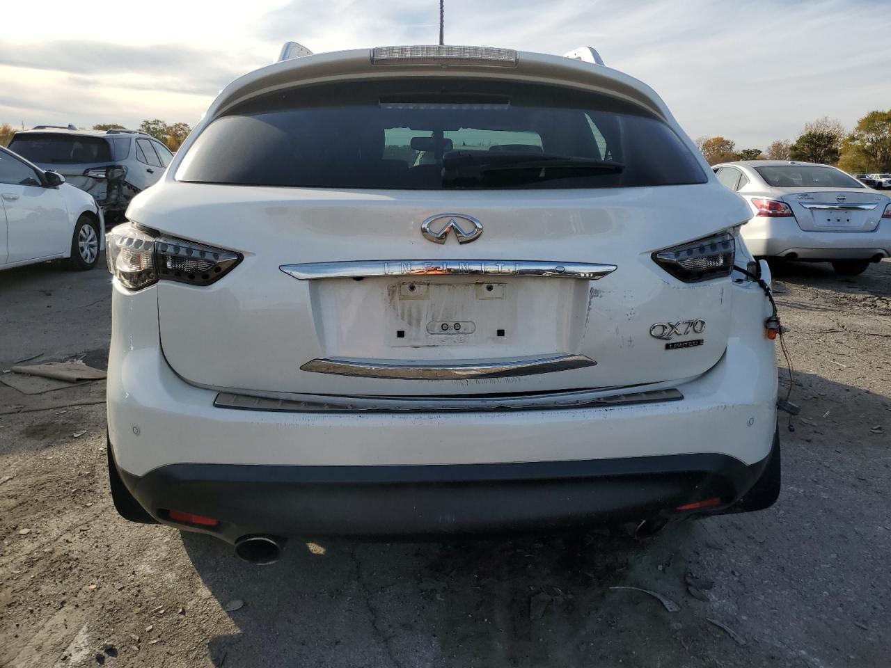 INFINITI QX70