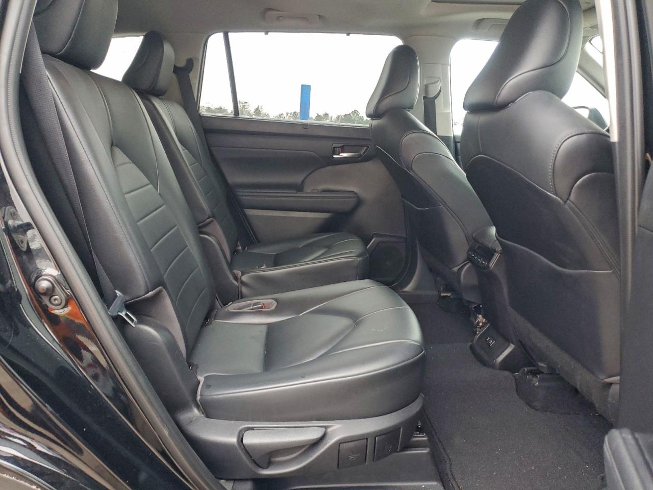 TOYOTA HIGHLANDER XLE