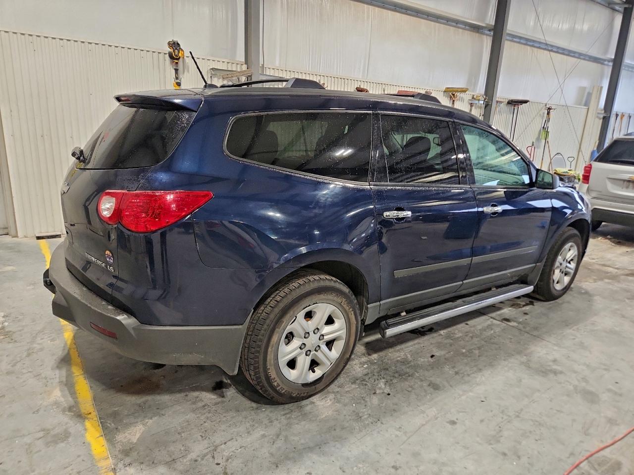 CHEVROLET TRAVERSE LS