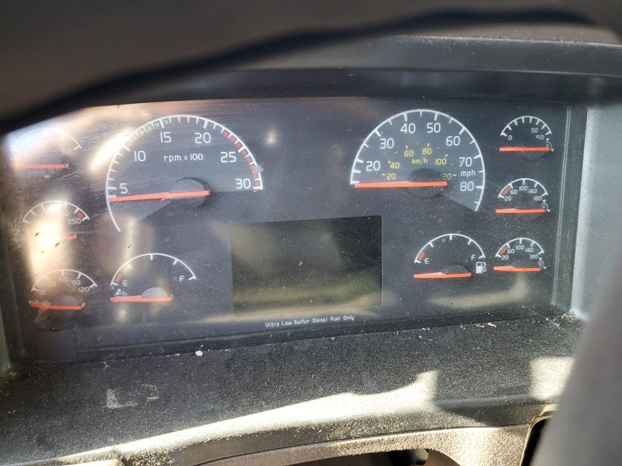 Lot #3296410639 2014 VOLVO VN