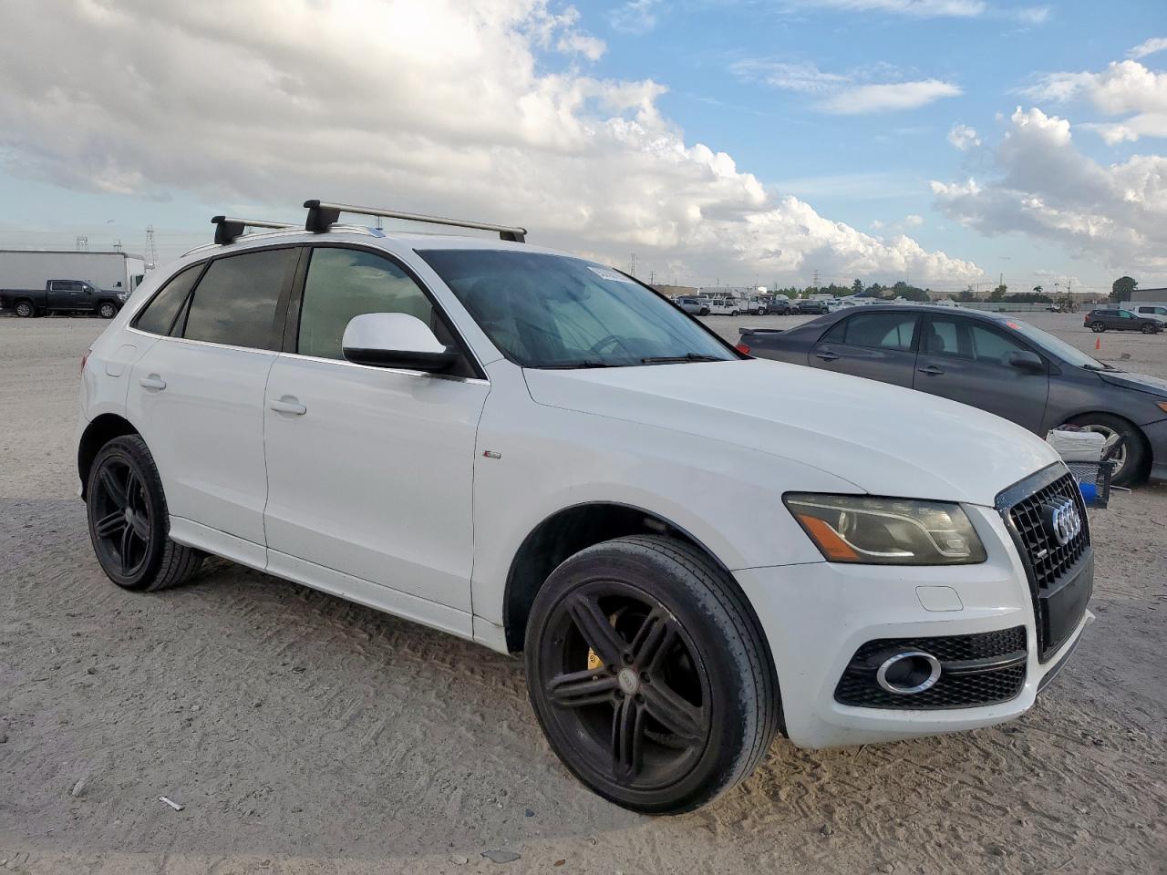 AUDI Q5 PREMIUM PLUS