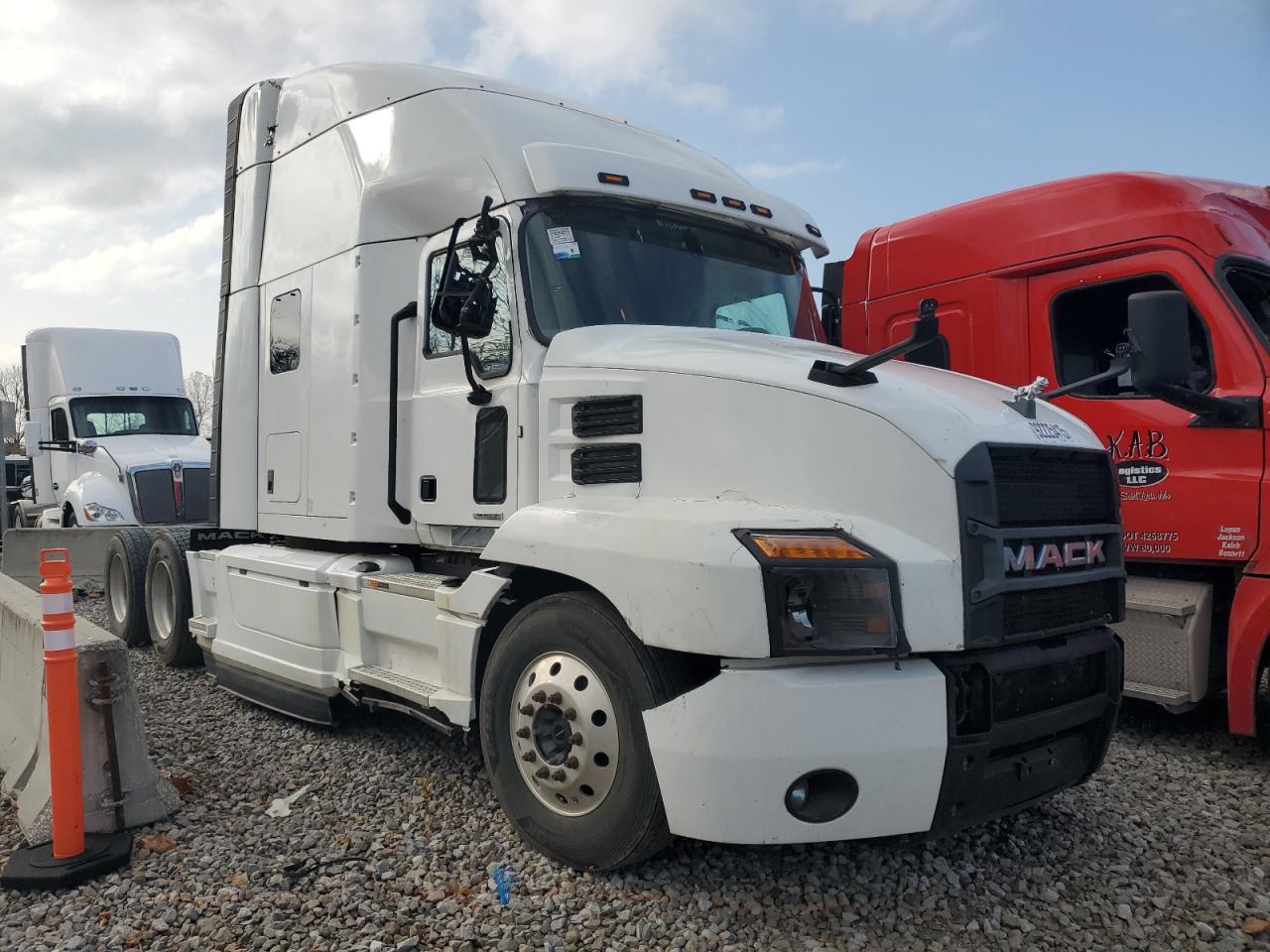 Lot #3291166961 2022 MACK ANTHEM