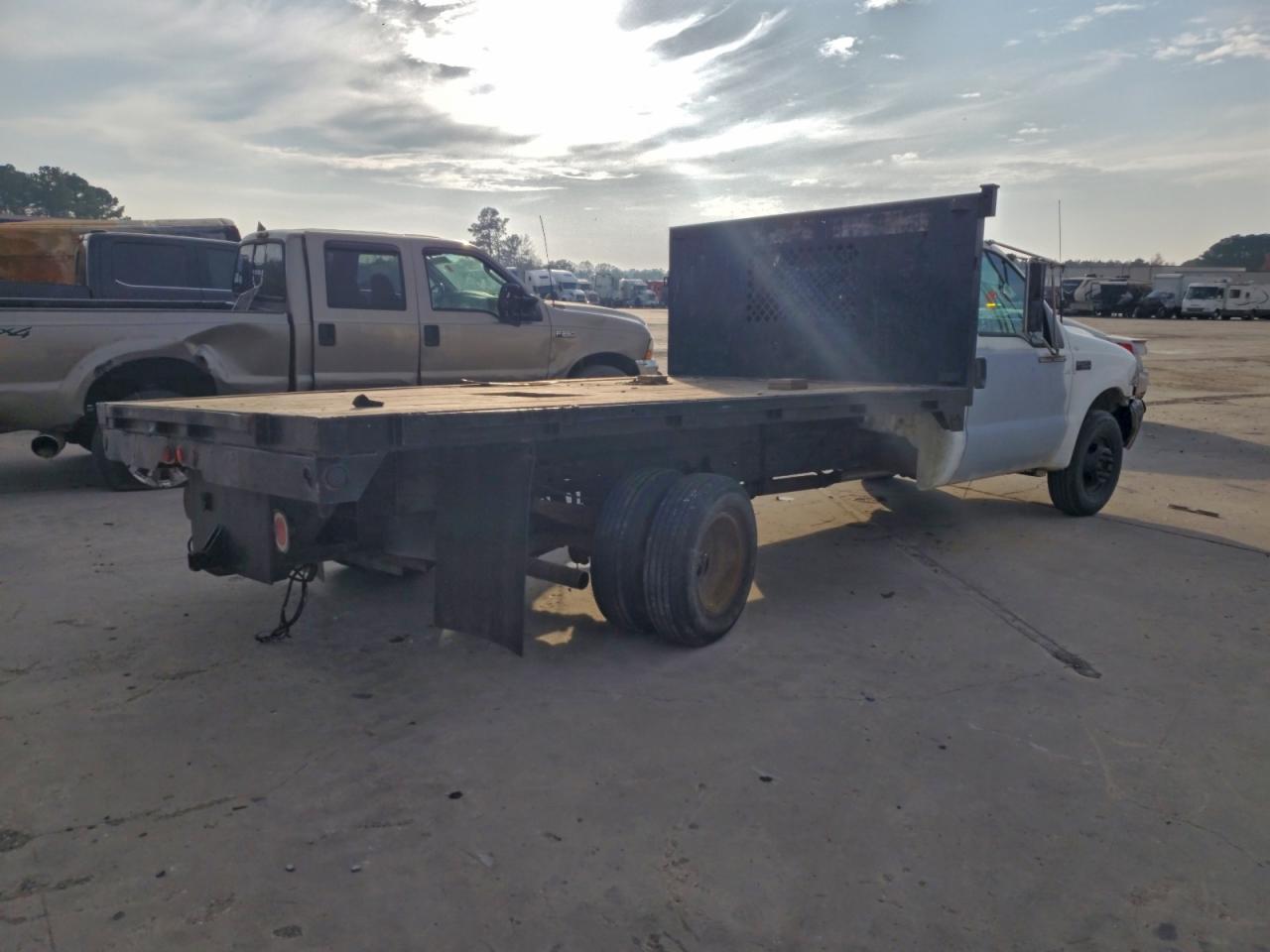 Lot #3319981172 1999 FORD F350