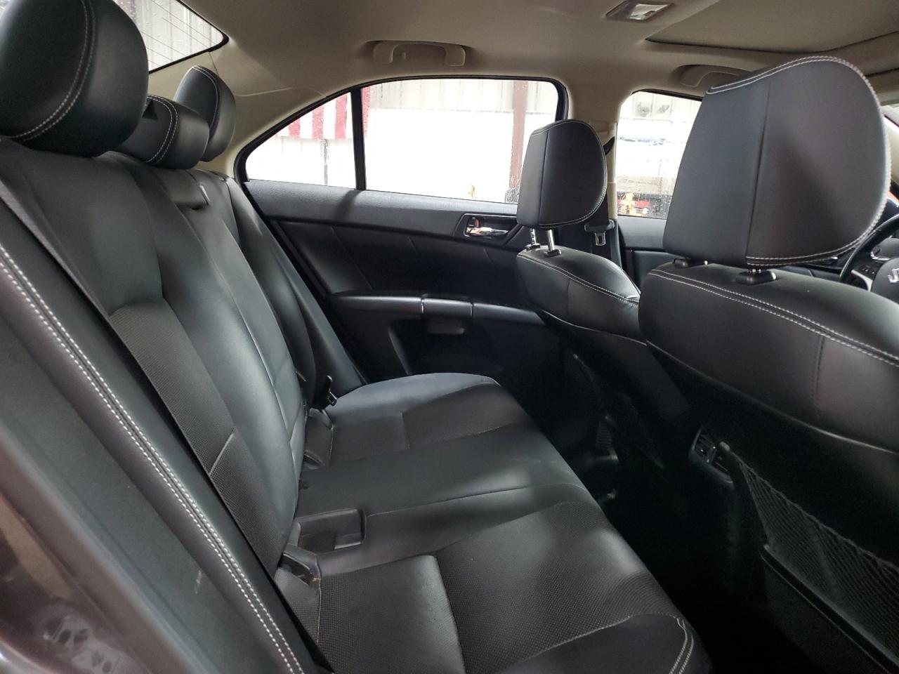 SUZUKI KIZASHI SPORT SLS