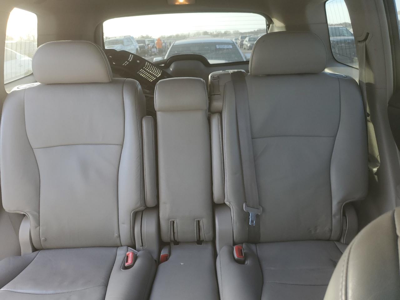 TOYOTA HIGHLANDER LIMITED