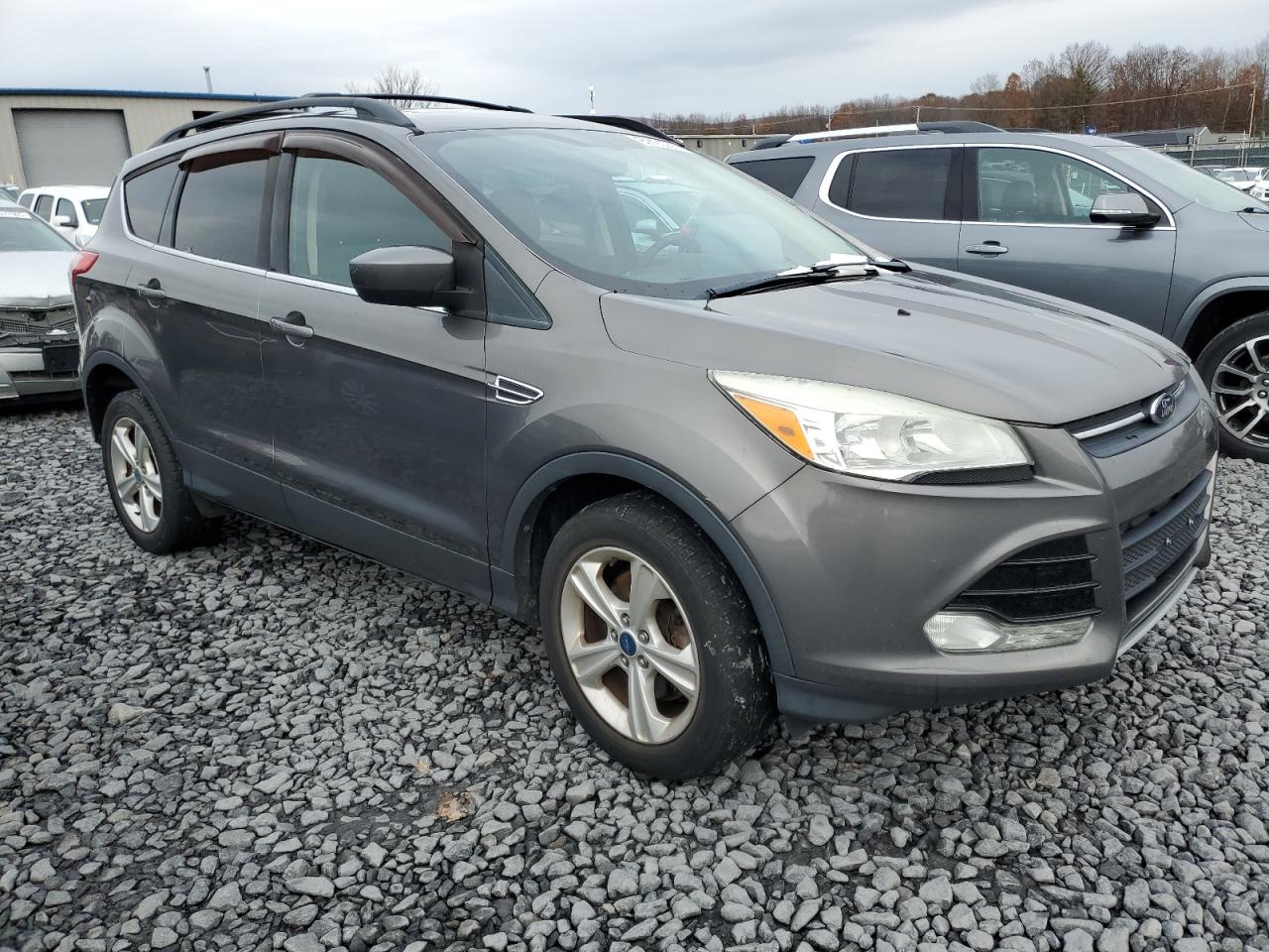 FORD ESCAPE SE