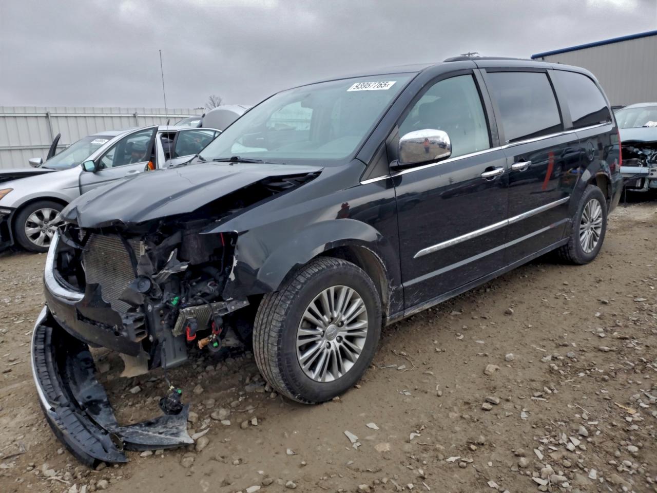 CHRYSLER TOWN & COUNTRY TOURING L