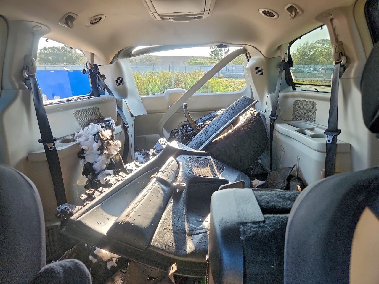 CHRYSLER TOWN & COUNTRY TOURING