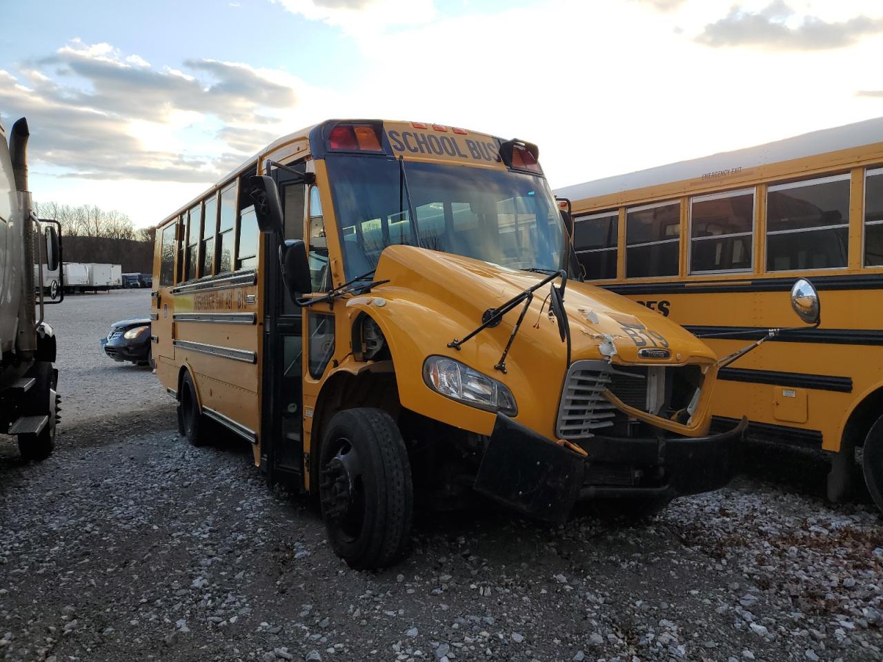 Lot #3291242014 2019 THOM BUS