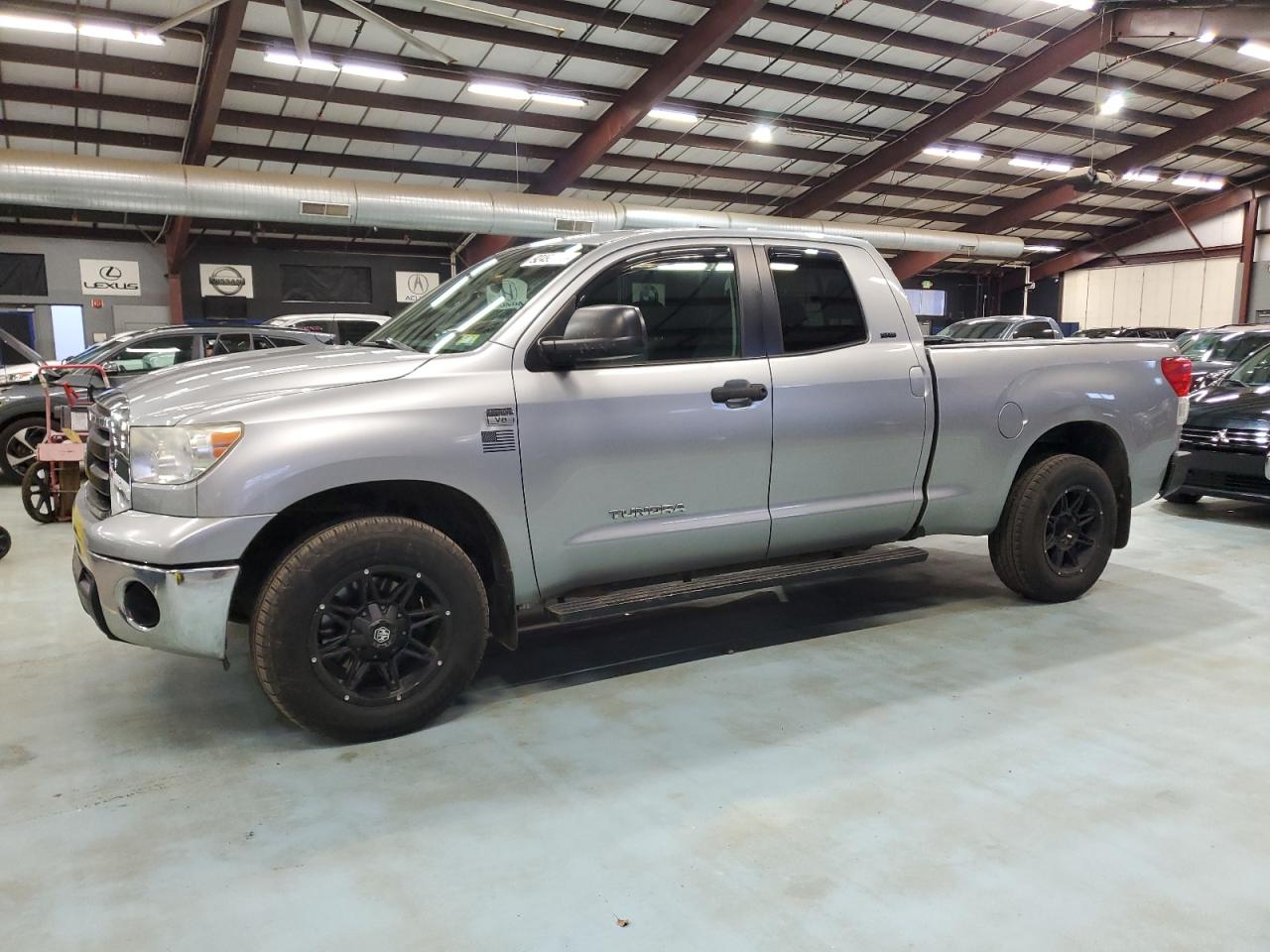 TOYOTA TUNDRA DOUBLE CAB SR5