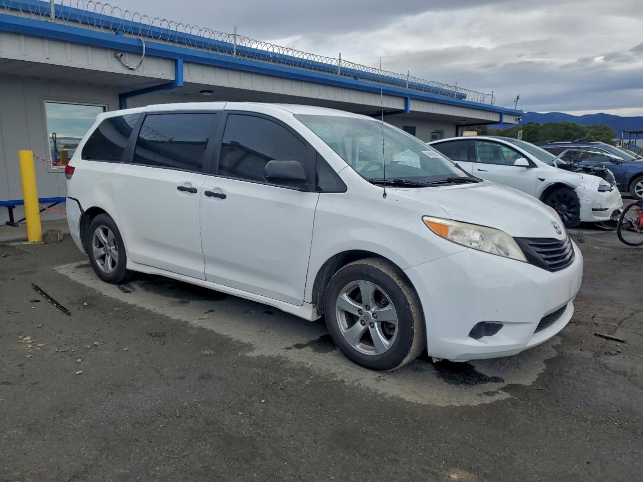 TOYOTA SIENNA