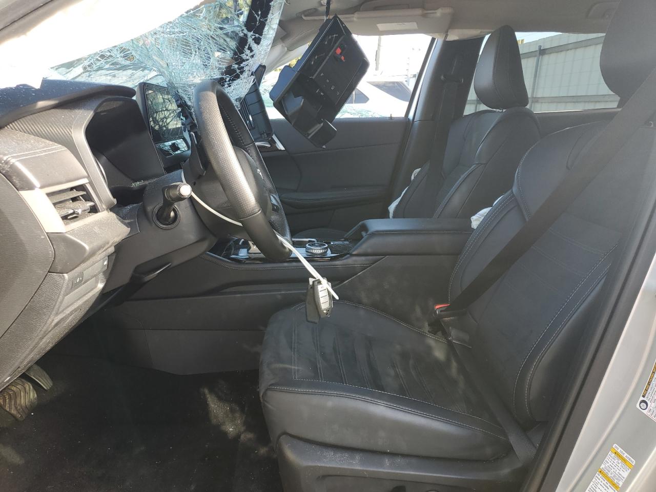 MITSUBISHI OUTLANDER SE