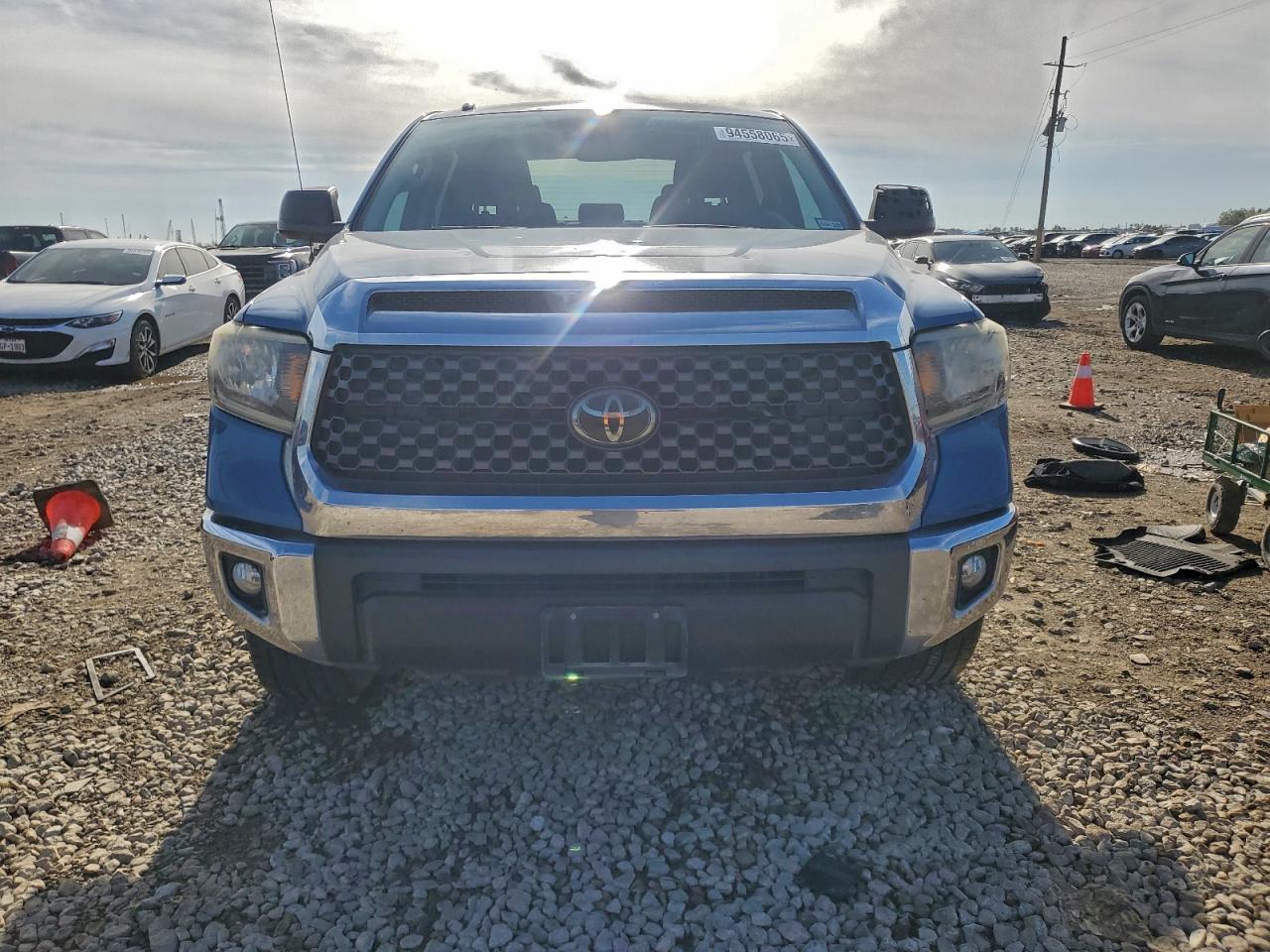 TOYOTA TUNDRA CREWMAX SR5