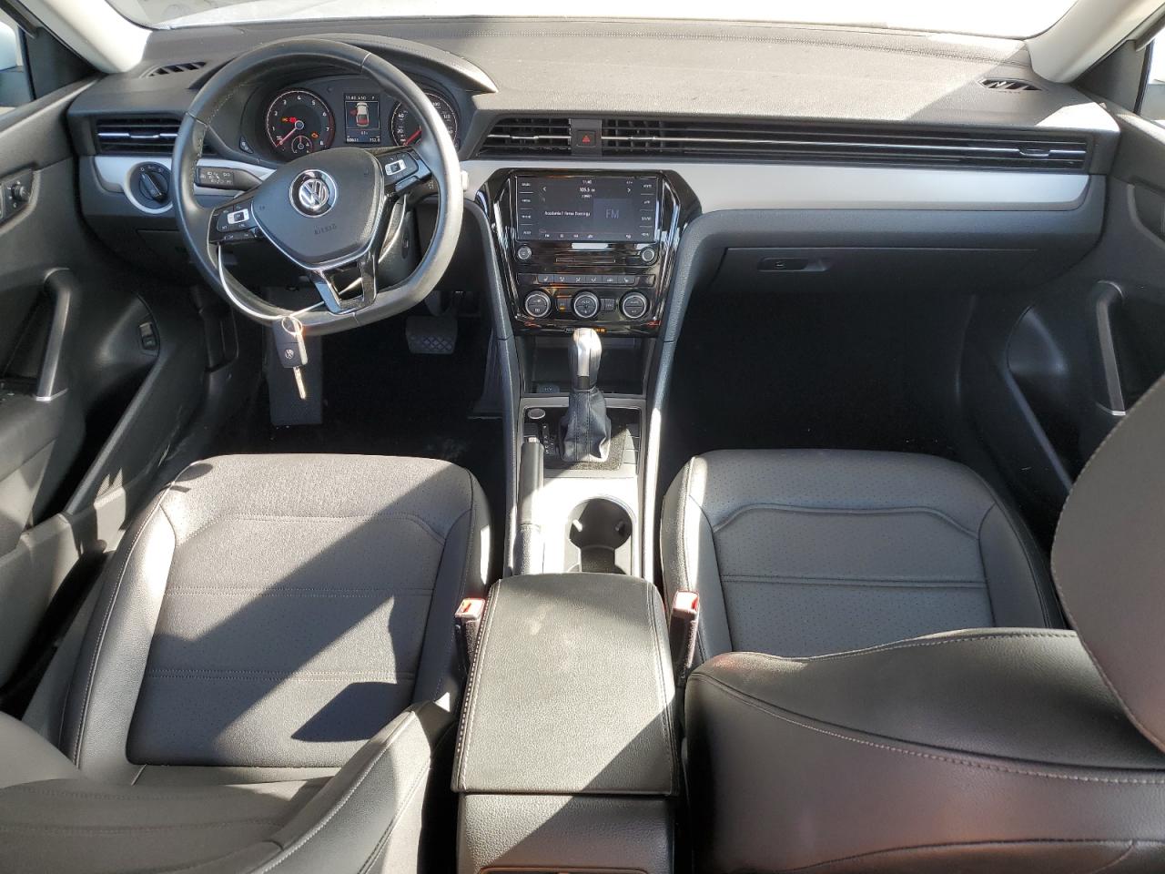 VOLKSWAGEN PASSAT SE