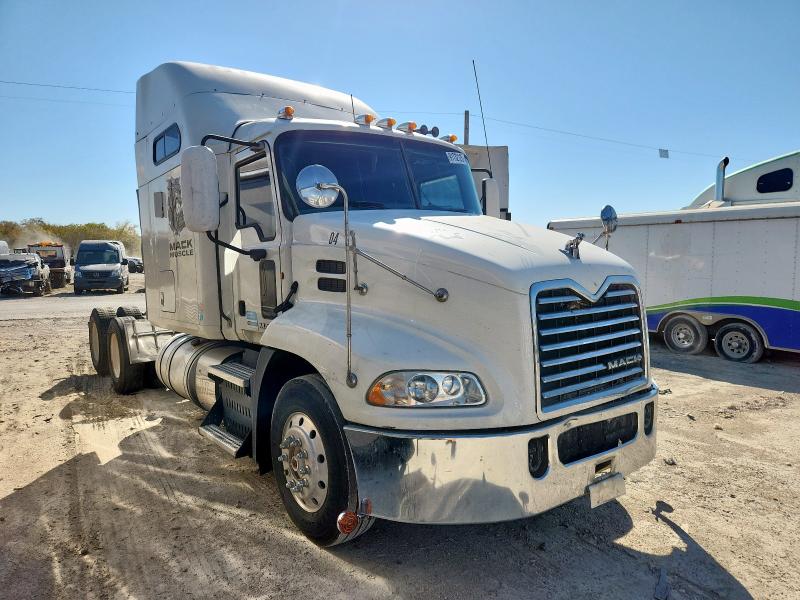Global Auto Auctions: 2012 MACK 600 CXU600