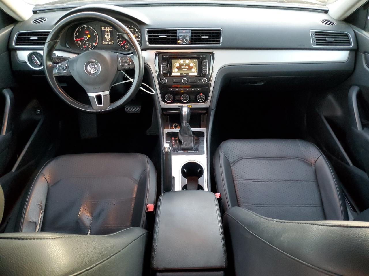VOLKSWAGEN PASSAT SE