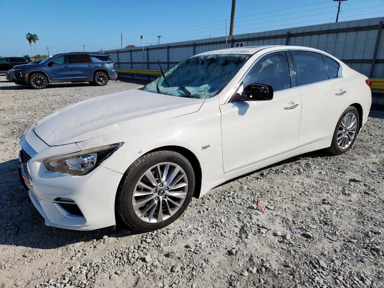 INFINITI Q50 LUXE