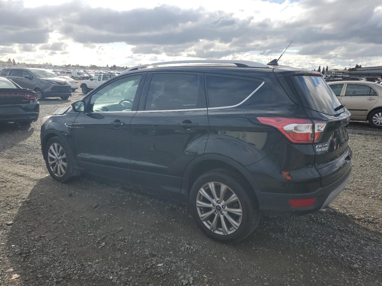 FORD ESCAPE TITANIUM