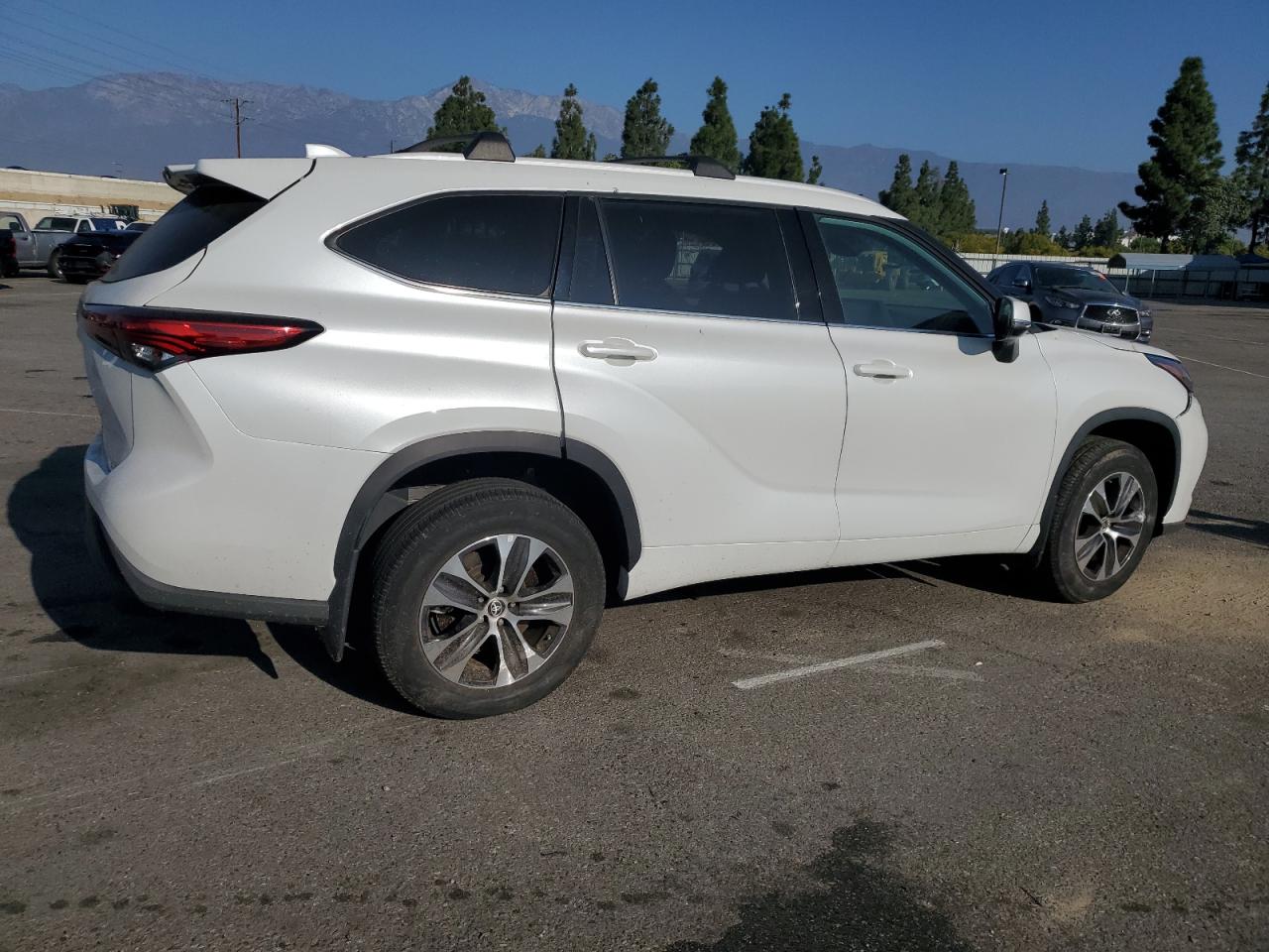 TOYOTA HIGHLANDER XLE