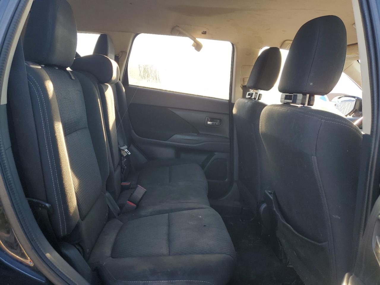 MITSUBISHI OUTLANDER ES