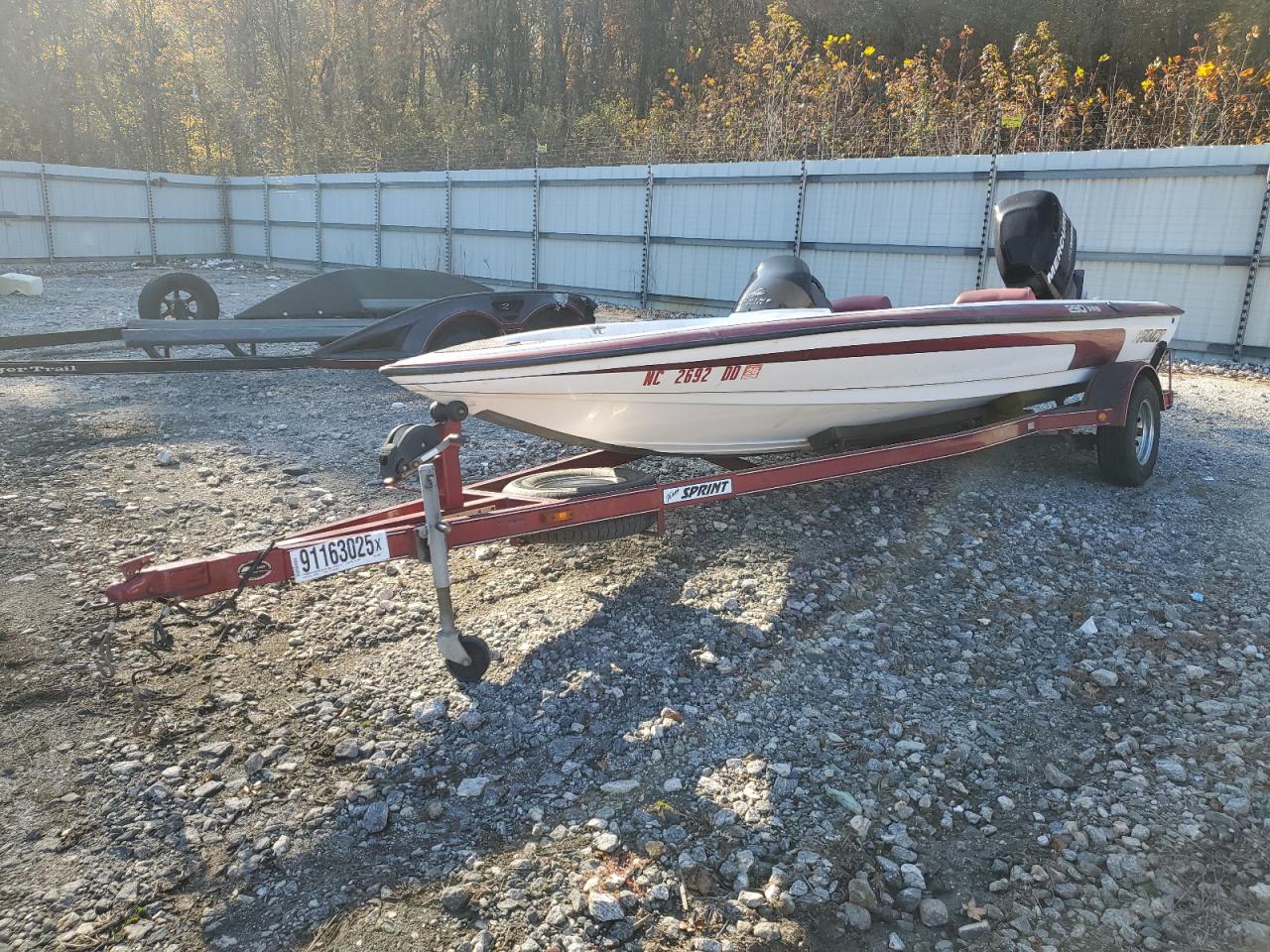 Lot #3317951905 2000 SPRINT BOAT