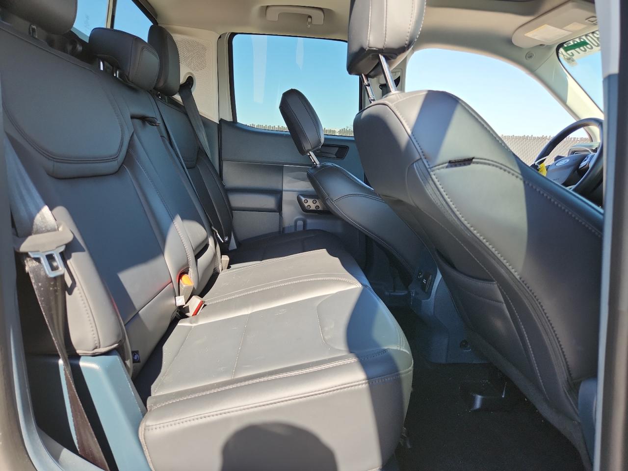 FORD MAVERICK LARIAT