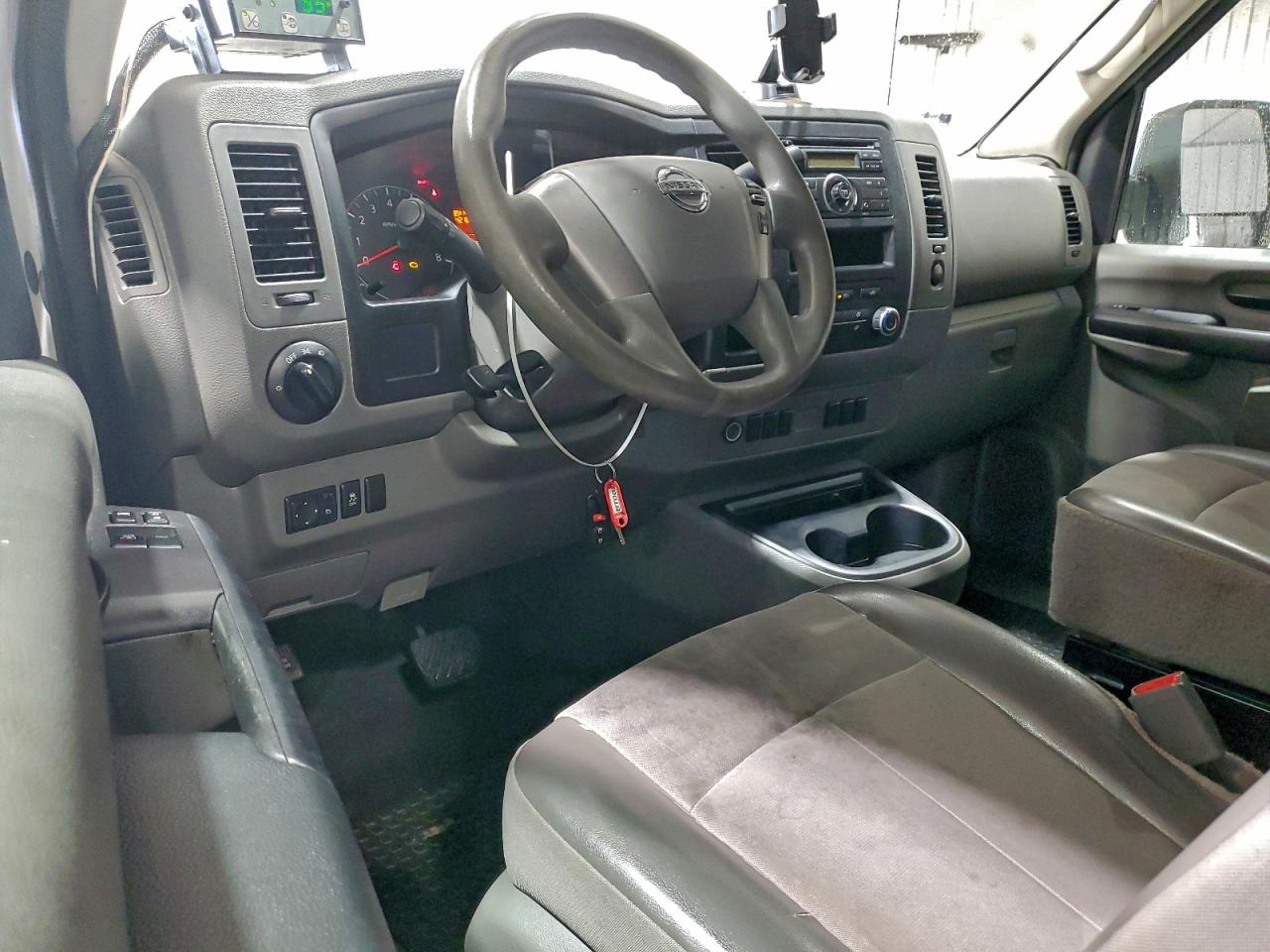 NISSAN NV2500 2500 S