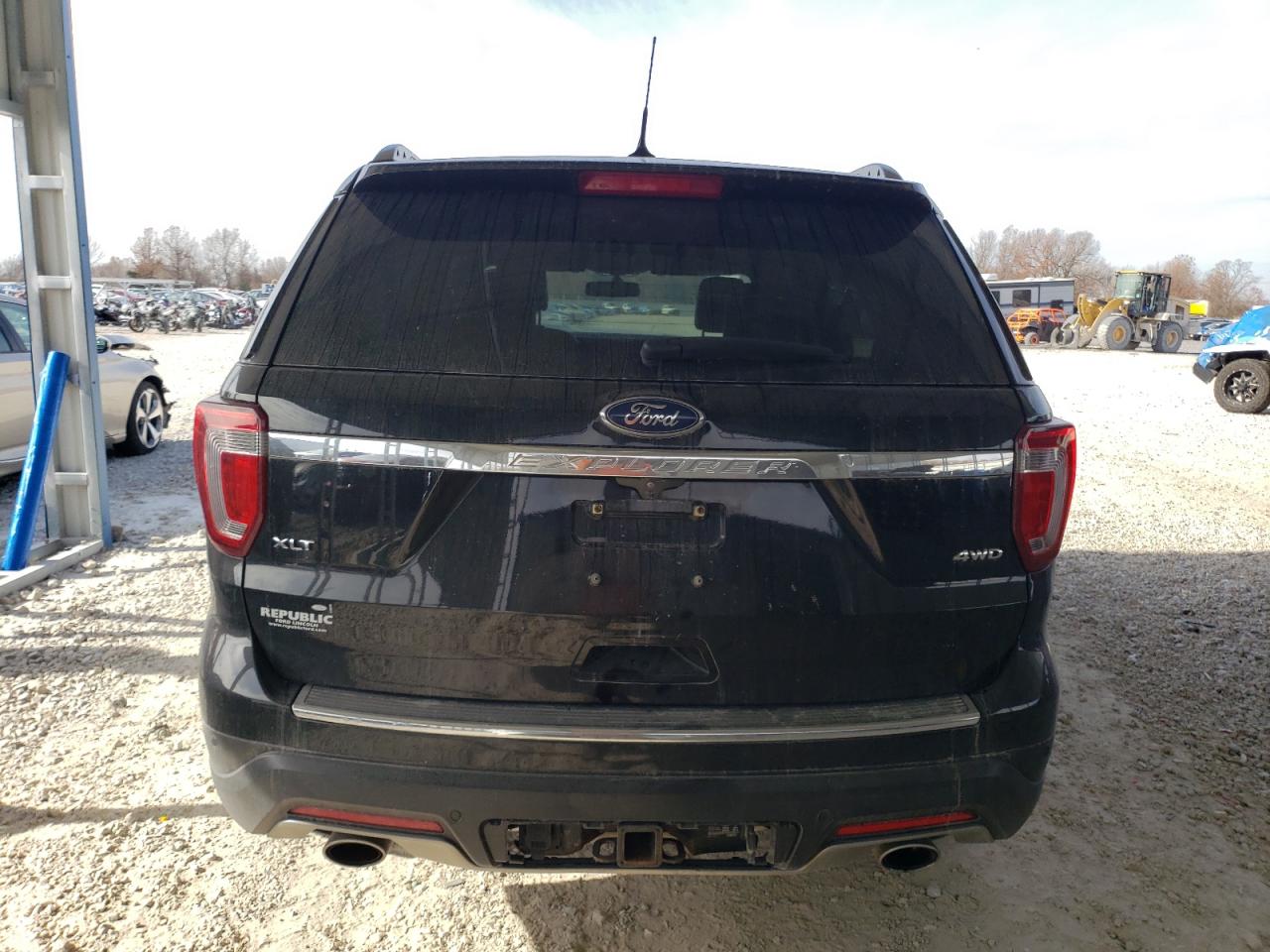 FORD EXPLORER XLT
