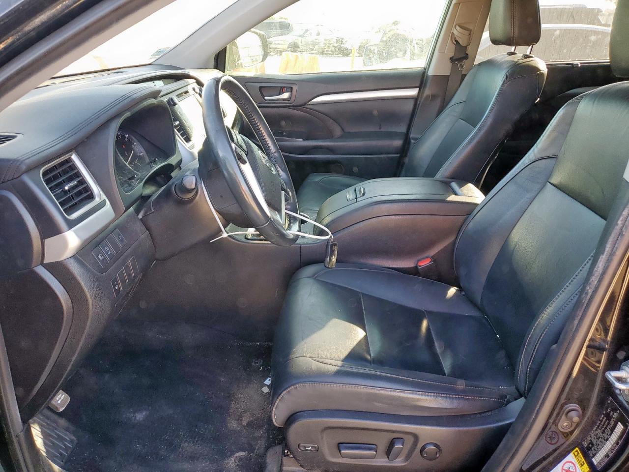 TOYOTA HIGHLANDER SE