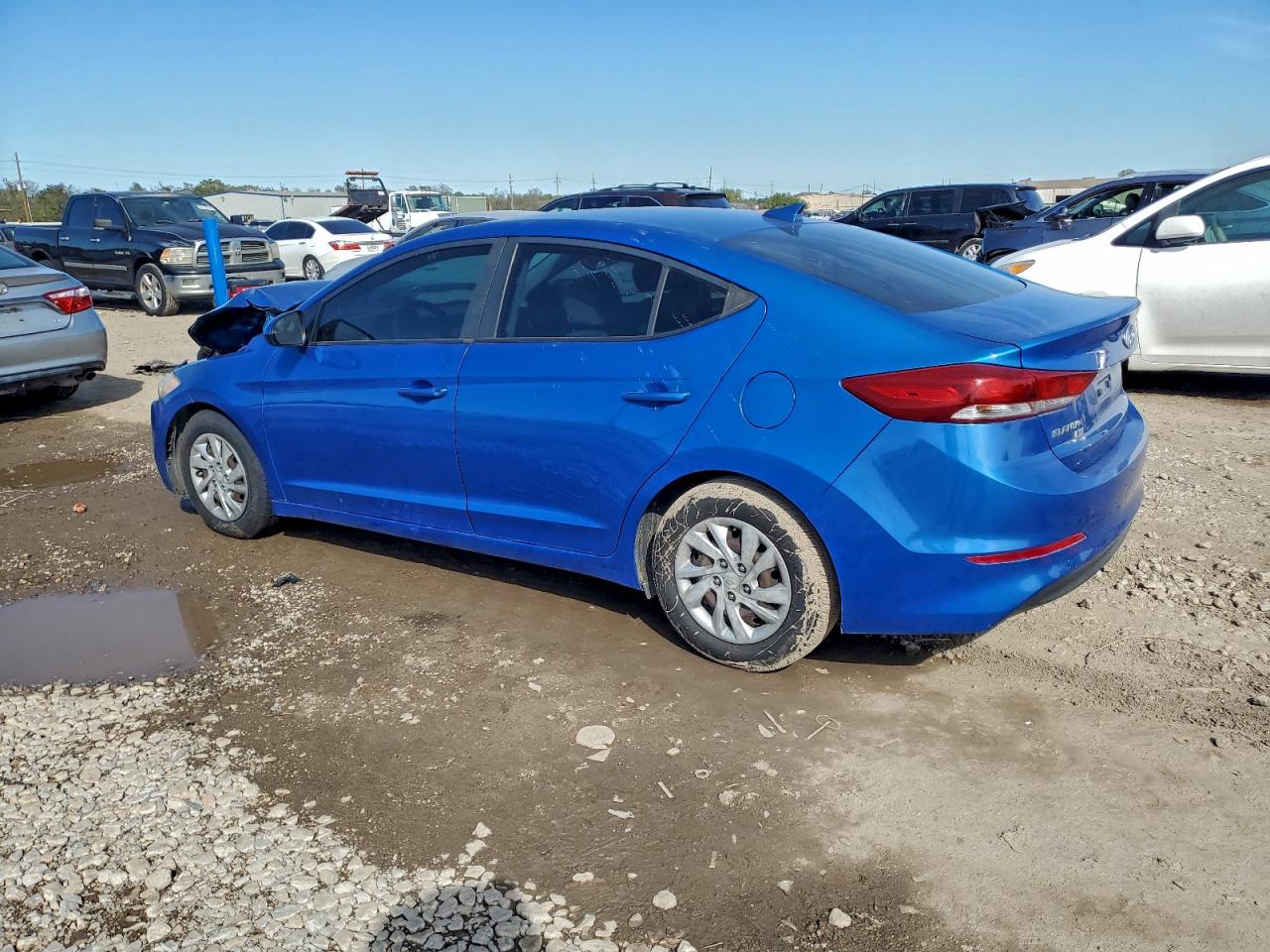 HYUNDAI ELANTRA SE