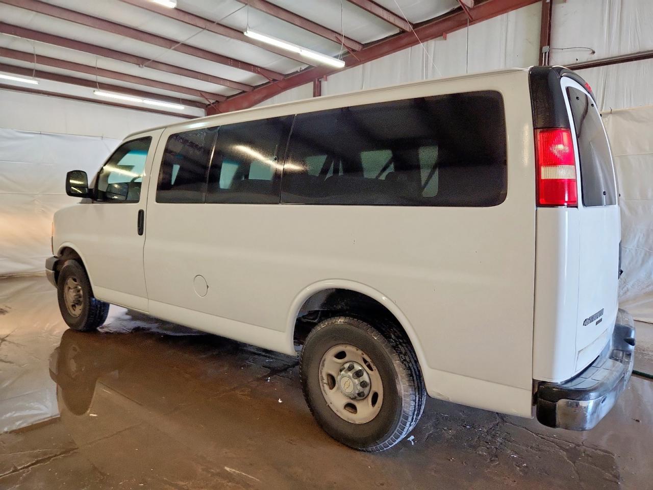 CHEVROLET EXPRESS LT